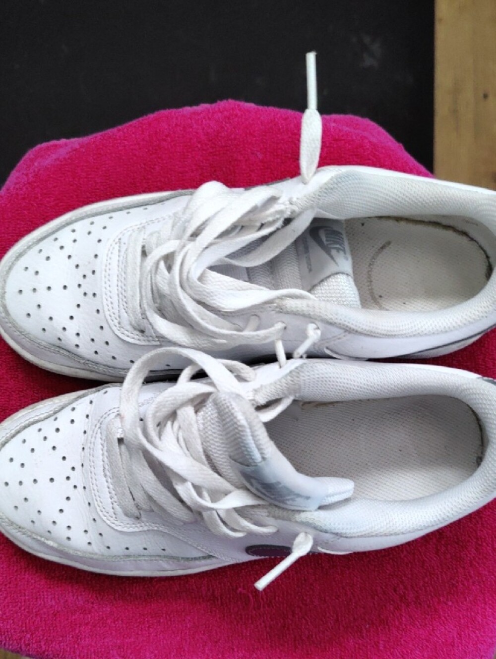 Nike White Low-Top Kids Sneakers - Picture 5 of 9